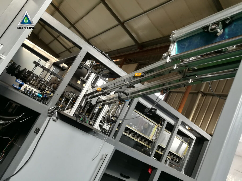 bottle loading system of the blow molding machine 1